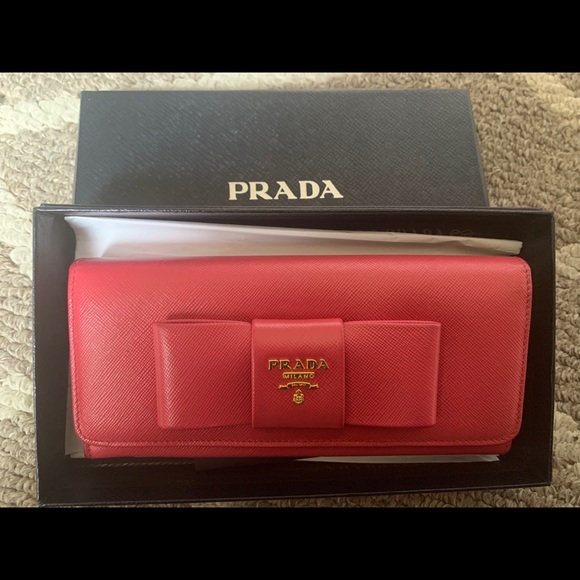 Gorgeous! Authentic Pink Prada Wallet - Picture 6 of 13